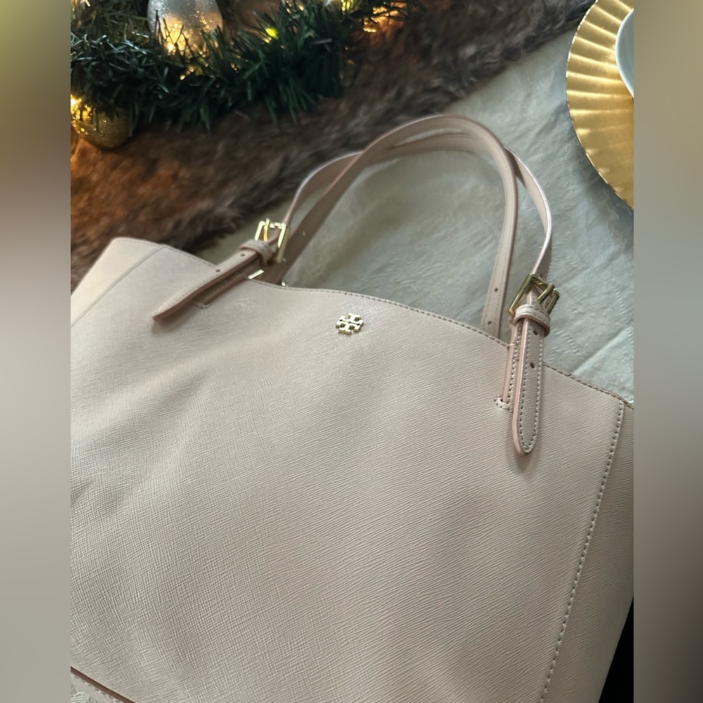 Tory Burch medium purse